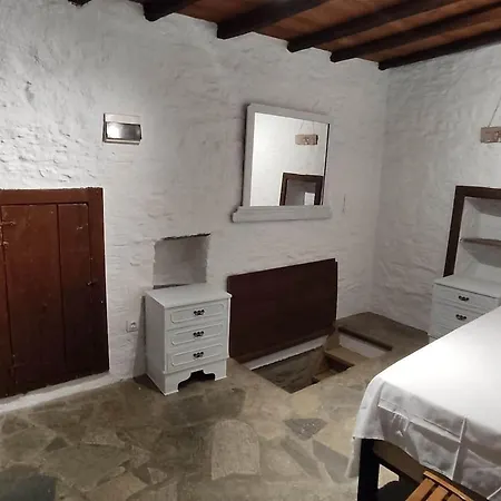 Linardo Cost * Ano Syros